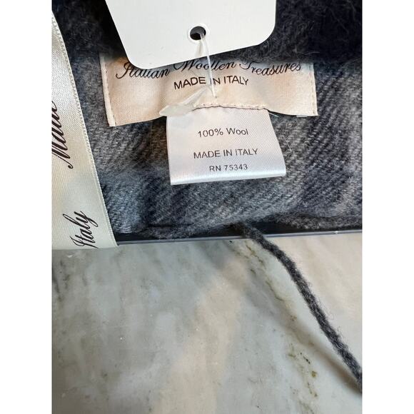 Large Italian Wool Fringed Paid Scarf Light Gray - Picture 4 of 6